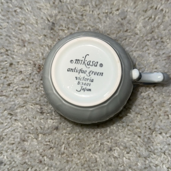 MIKASA Antique Green Victoria D3401 Made in Japan Floral Tea Cup and Saucer - Picture 6 of 11